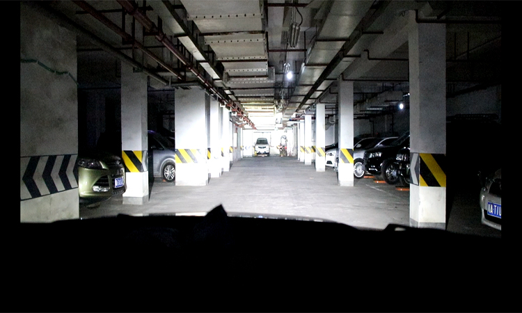 成都天一車燈格界LED雙光透鏡遠(yuǎn)光實拍