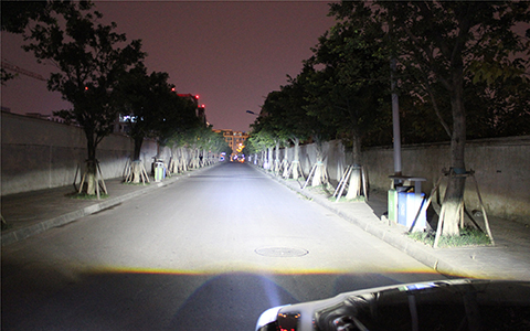 成都天一車(chē)燈格界LED 雙光透鏡遠(yuǎn)光效果實(shí)拍 成都天一車(chē)燈格界LED 雙光透鏡遠(yuǎn)光效果實(shí)拍