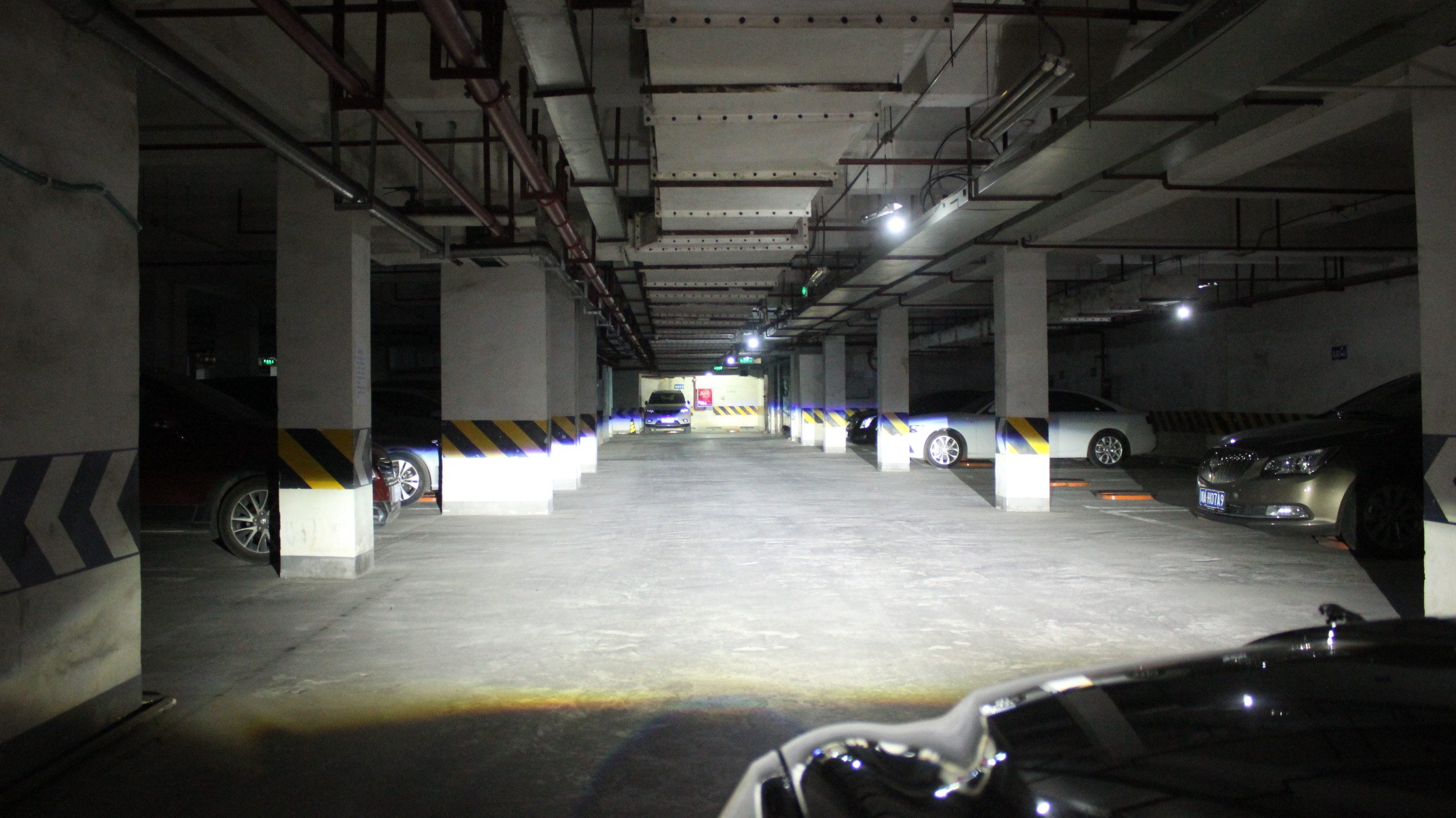 成都天一車燈捷豹XF升級改裝米石S極亮版后近光實拍