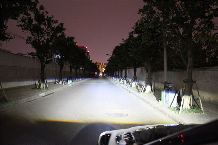 成都天一車燈普拉多改米石s極亮版近光展示 成都天一車燈普拉多改米石s極亮版近光展示