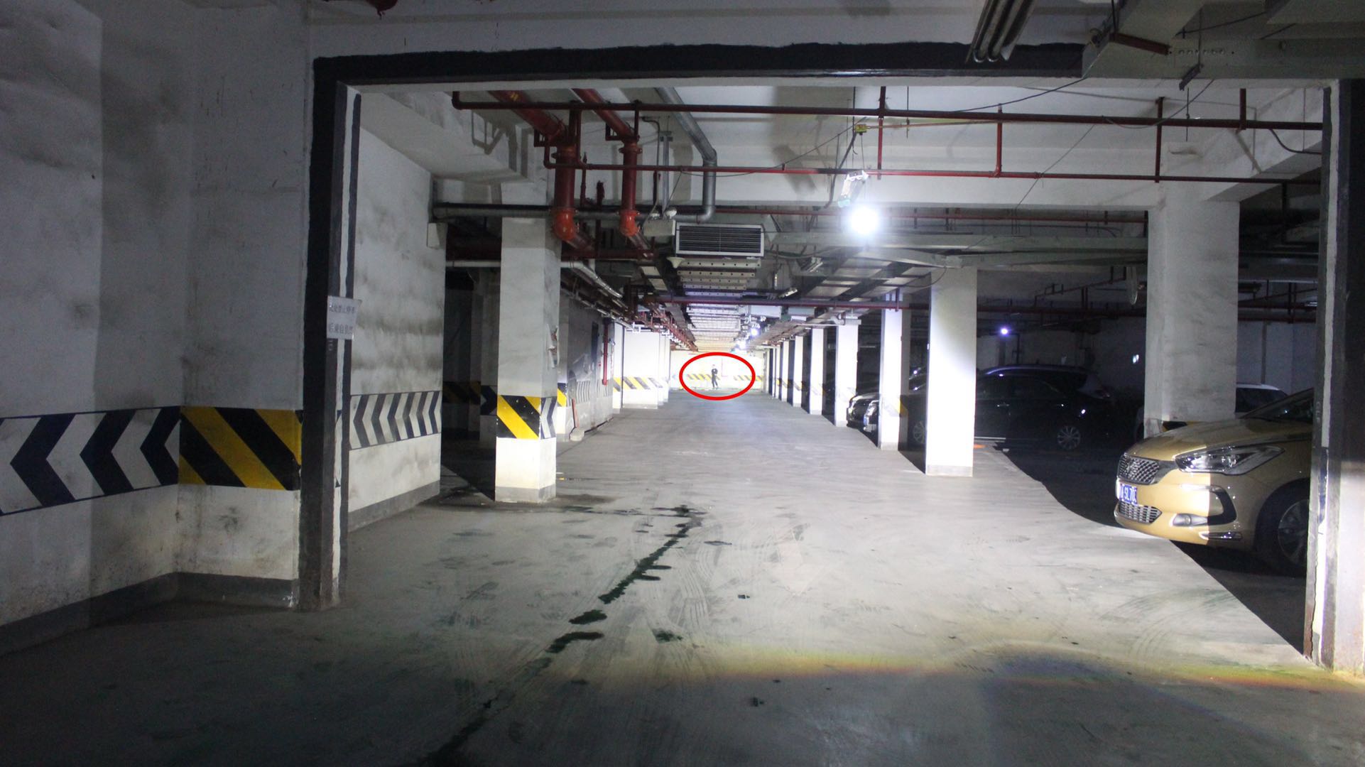 成都天一車燈保力獅Laser激光大燈遠光實拍 成都天一車燈保力獅Laser激光大燈遠光實拍