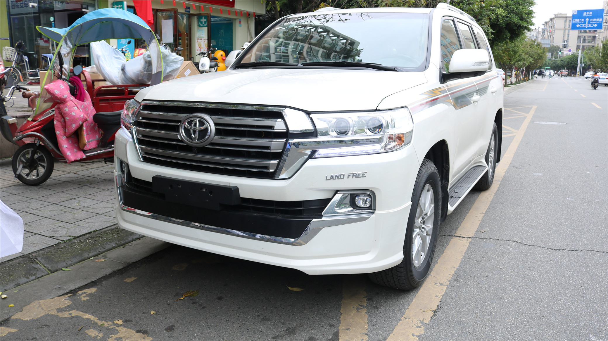 蘭德酷路澤車燈改裝四透鏡大燈效果展示 蘭德酷路澤車燈改裝四透鏡大燈效果展示