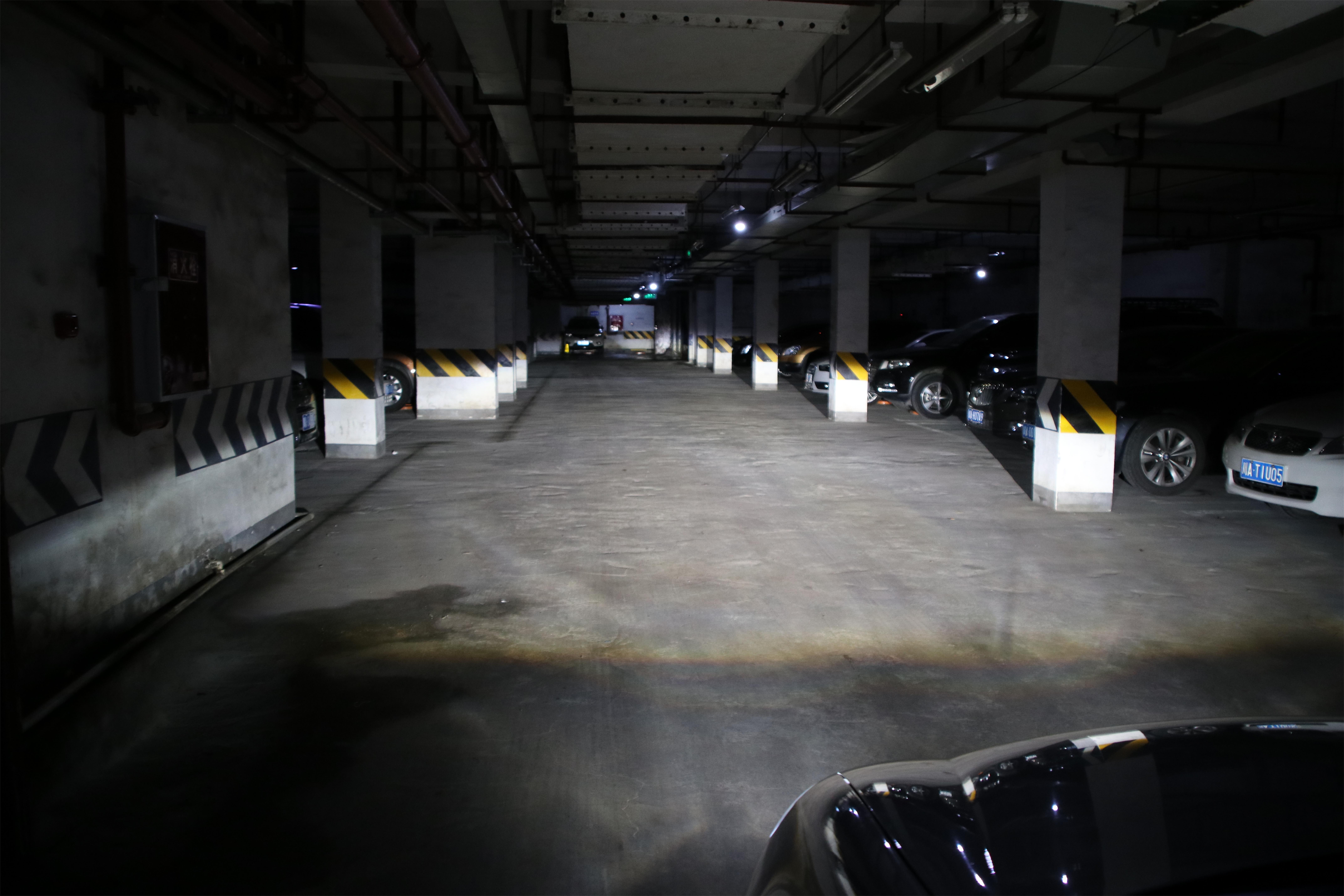 氙氣燈雙光透鏡近光效果實(shí)拍 氙氣燈雙光透鏡近光效果實(shí)拍