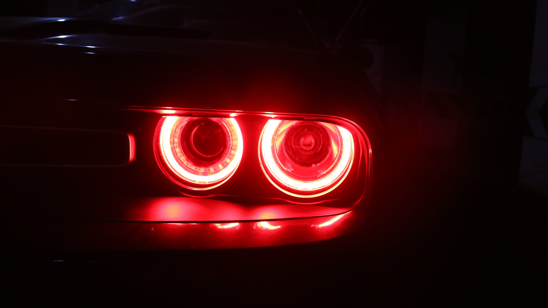 成都道奇挑戰(zhàn)者車燈改裝外觀 成都道奇挑戰(zhàn)者車燈改裝外觀